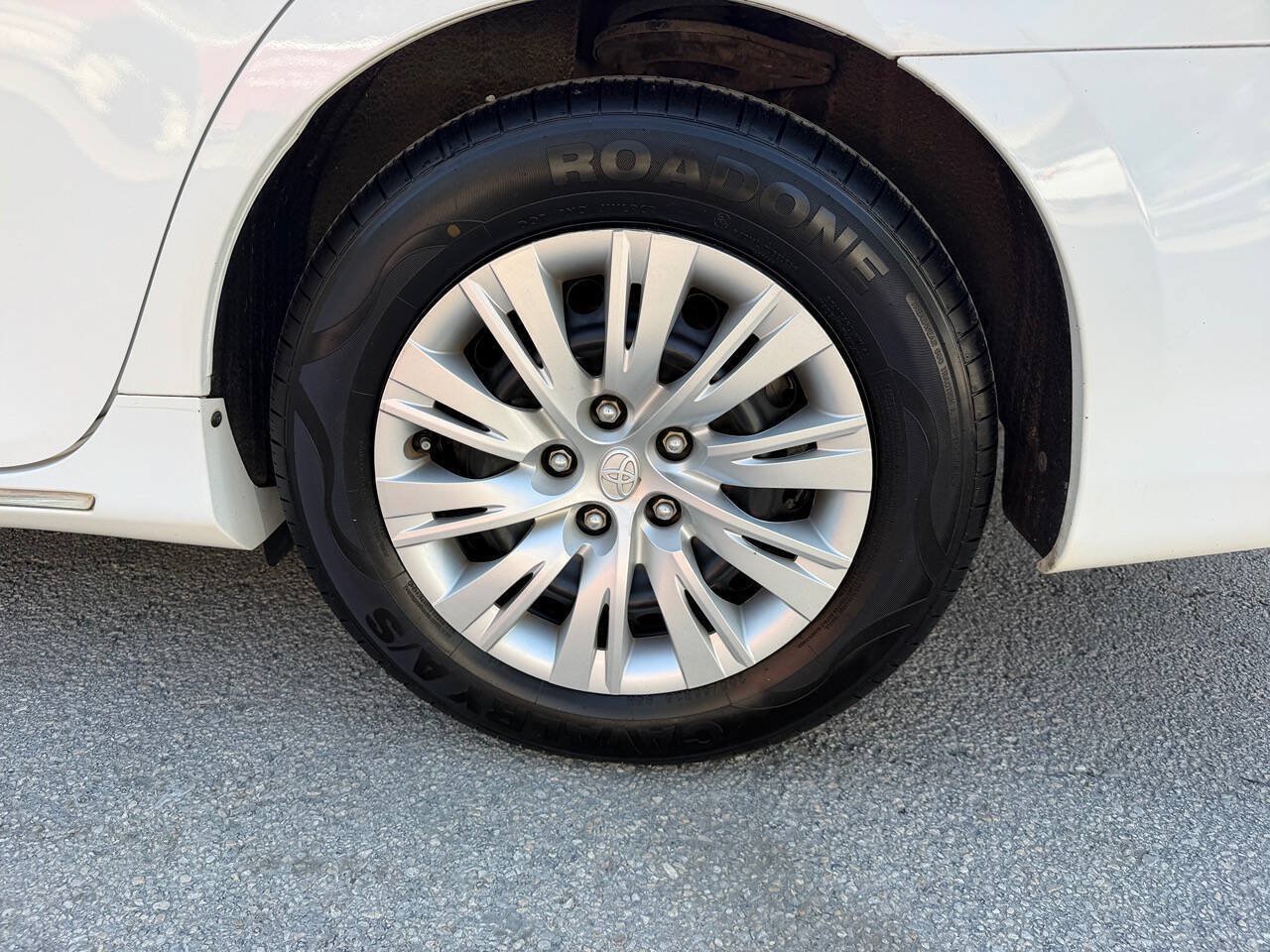 Used 2014 Toyota Camry LE FWD image 34