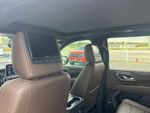 Used 2021 Chevrolet Tahoe High Country w/ Premium Package AWD/4WD image 4