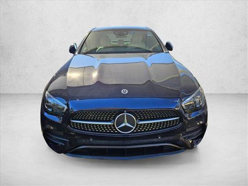 Used 2022 Mercedes-Benz E 350 4MATIC Sedan image 2