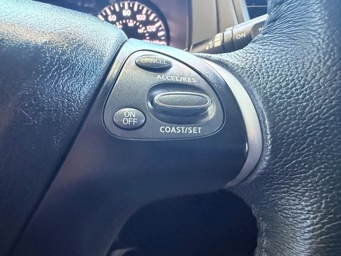 Used 2015 Nissan Pathfinder SL w/ SL Tech Package FWD image 14