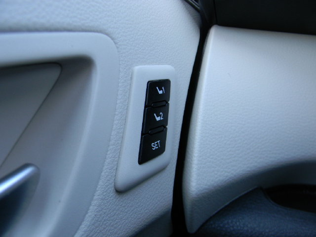 Certified 2024 Toyota Sienna Platinum AWD/4WD image 17