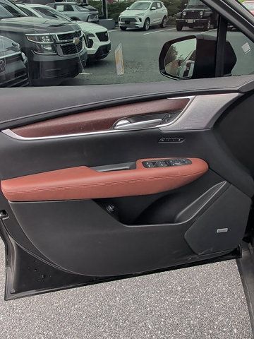 Used 2025 Cadillac XT5 Sportv w/ Technology Package AWD/4WD image 16