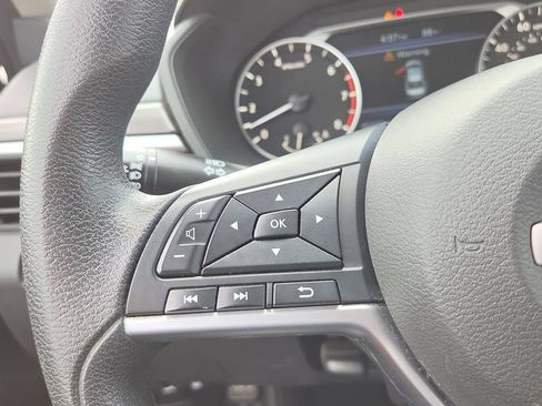 Used 2023 Nissan Altima 2.5 SV FWD image 18