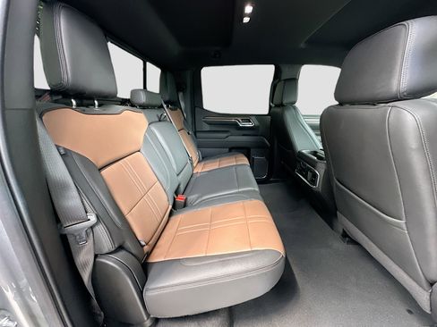 Used 2024 Chevrolet Silverado 1500 High Country w/ Technology Package image 28