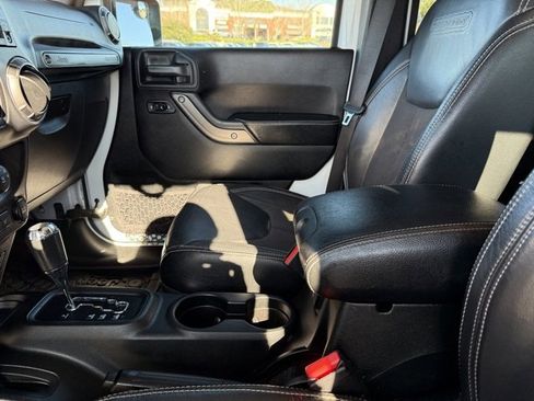 Used 2018 Jeep Wrangler Unlimited Willys Wheeler image 27