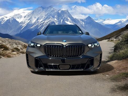 Used 2026 BMW X5 xDrive50e w/ M Sport Package AWD/4WD image 8