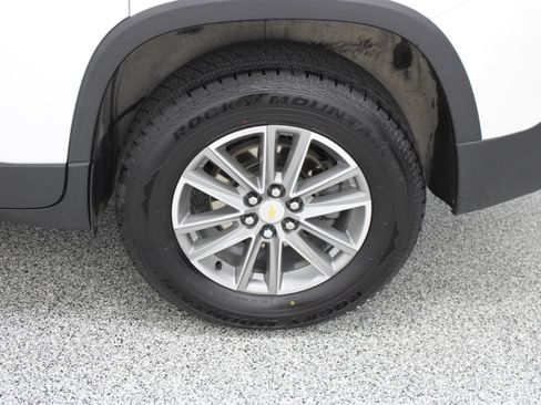 Used 2022 Chevrolet Traverse LT FWD image 10