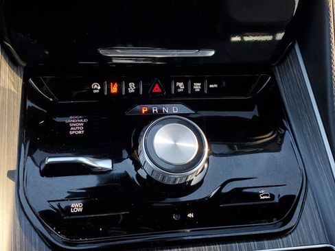 Used 2024 Jeep Wagoneer Series II w/ Premium Group I image 33