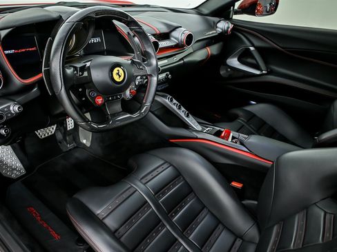 Used 2018 Ferrari 812 Superfast RWD image 19