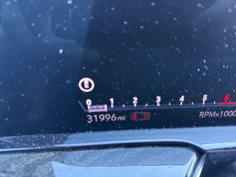 Used 2023 Cadillac Escalade Premium Luxury image 5