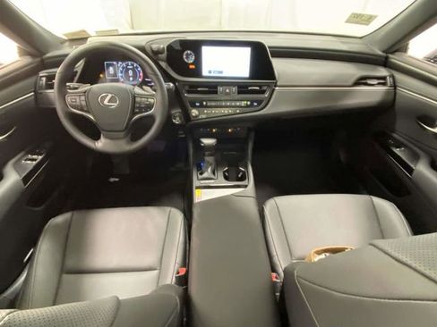 Used 2025 Lexus ES 350 w/ Premium Package image 9