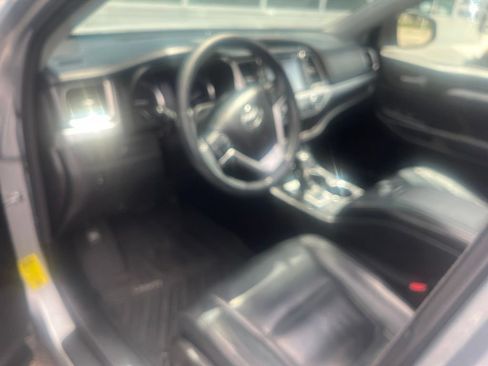 Used 2016 Toyota Highlander XLE FWD image 5