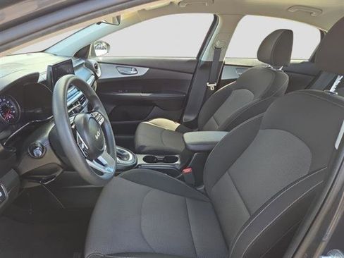 Used 2023 Kia Forte LXS w/ LXS Technology Package image 13