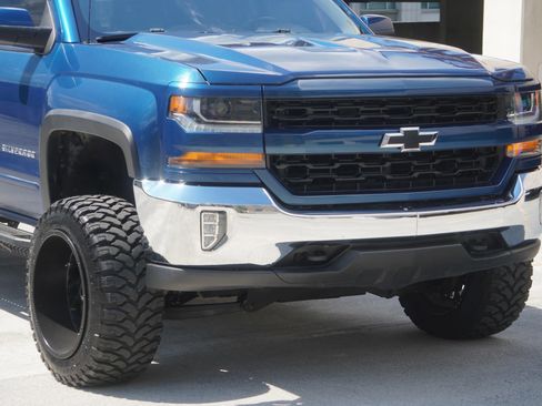 Used 2017 Chevrolet Silverado 1500 LT w/ All Star Edition AWD/4WD image 28