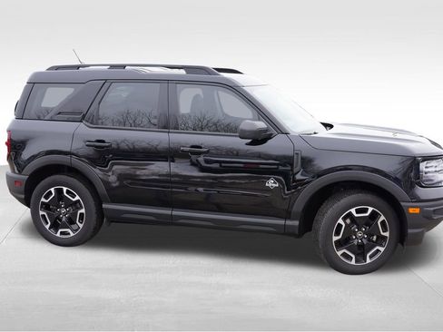 Used 2021 Ford Bronco Sport Outer Banks image 3