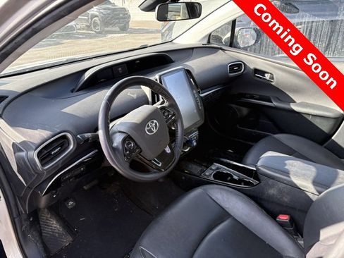 Used 2021 Toyota Prius Prime XLE image 7