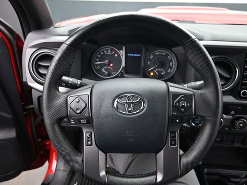 Used 2020 Toyota Tacoma TRD Sport image 15