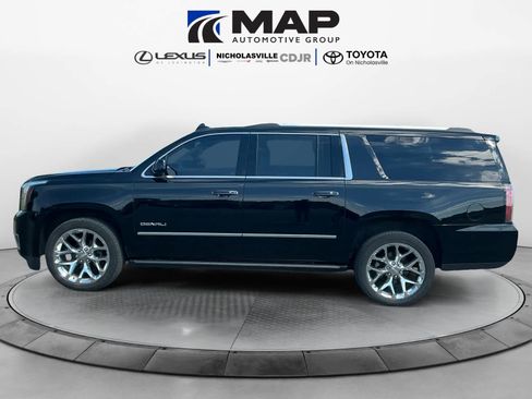 Used 2019 GMC Yukon XL Denali w/ Denali Ultimate Package AWD/4WD image 2