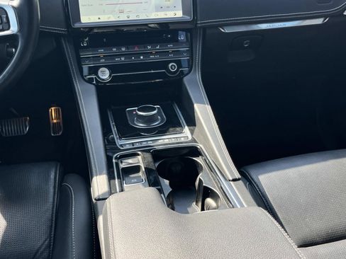 Used 2020 Jaguar F-PACE S AWD/4WD image 15