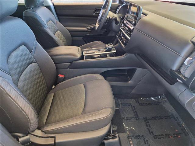 Used 2024 Nissan Pathfinder SV FWD image 26
