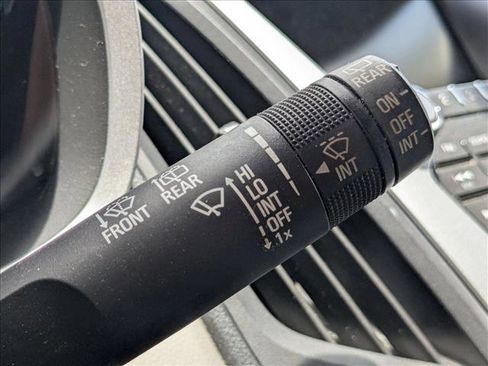 Used 2015 Chevrolet Equinox LT w/ Driver Convenience Package image 12