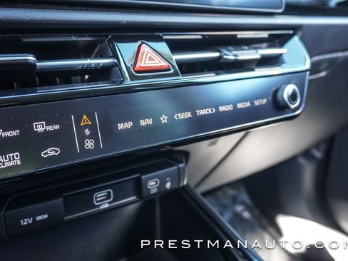 Used 2025 Kia Niro EX image 36