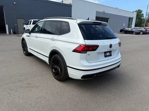 Used 2023 Volkswagen Tiguan SE R-Line FWD image 18