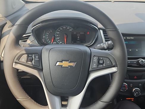 Used 2017 Chevrolet Trax LT w/ LT Convenience Package FWD image 18