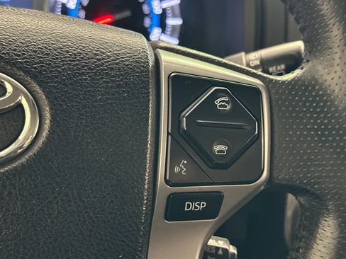 Used 2017 Toyota 4Runner SR5 AWD/4WD image 28