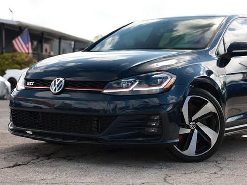 Used 2018 Volkswagen GTI SE FWD image 28