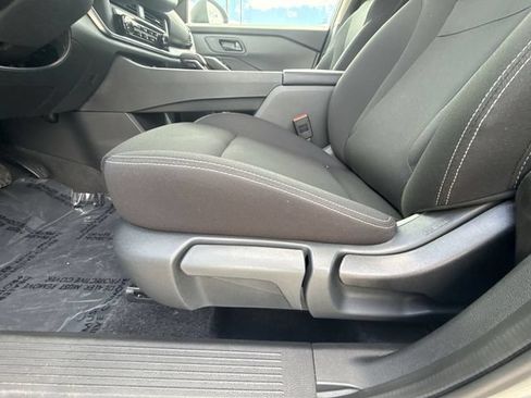 Used 2026 Nissan Rogue S FWD image 12
