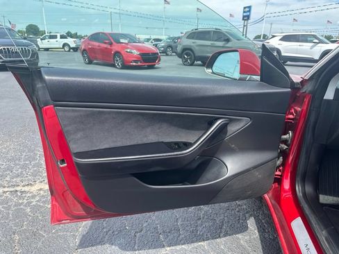Used 2018 Tesla Model 3 Long Range RWD image 10