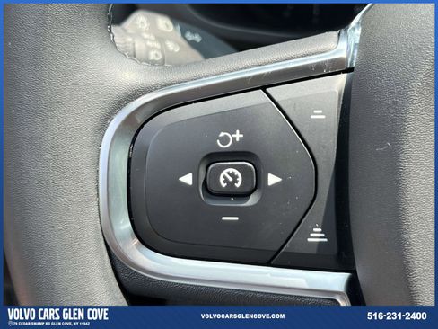 Certified 2022 Volvo XC60 B5 Momentum w/ Climate Package image 22