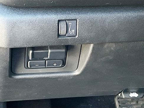 Used 2023 Chevrolet Colorado Trail Boss w/ Advanced Trailering Package image 10