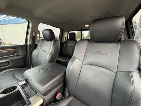 Used 2014 RAM 1500 Laramie w/ Convenience Group image 10