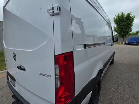 Used 2026 Mercedes-Benz Sprinter 2500 image 2
