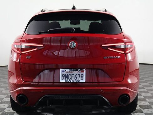 Used 2022 Alfa Romeo Stelvio Veloce image 5
