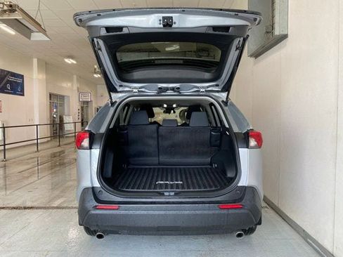 Used 2023 Toyota RAV4 LE AWD/4WD image 7