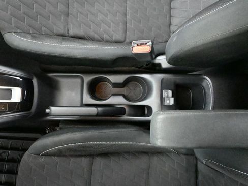 Used 2021 Nissan Kicks S image 33