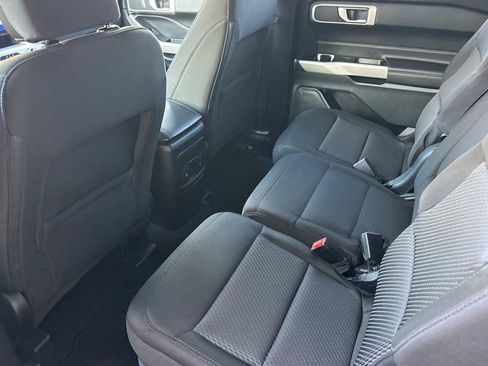 Used 2023 Ford Explorer XLT image 12