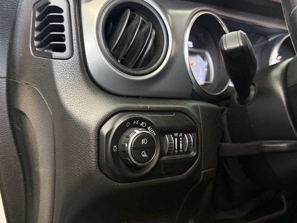 Used 2021 Jeep Gladiator Sport AWD/4WD image 17