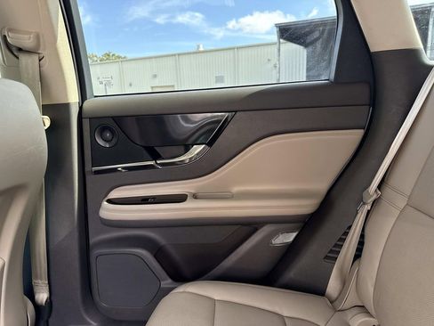 Certified 2022 Lincoln Corsair Reserve w/ Luxury Package image 16