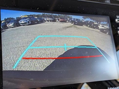 Used 2024 Toyota Camry SE image 6