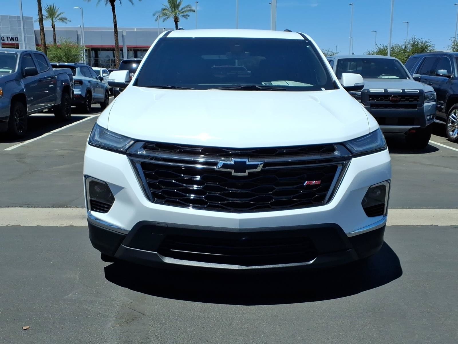 Used 2023 Chevrolet Traverse RS AWD/4WD image 2