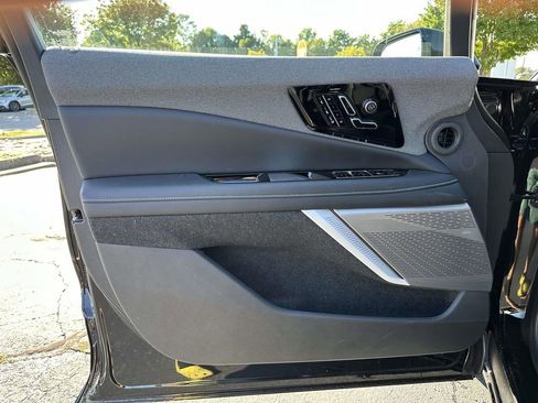 New 2025 Cadillac Optiq Luxury 2 image 14