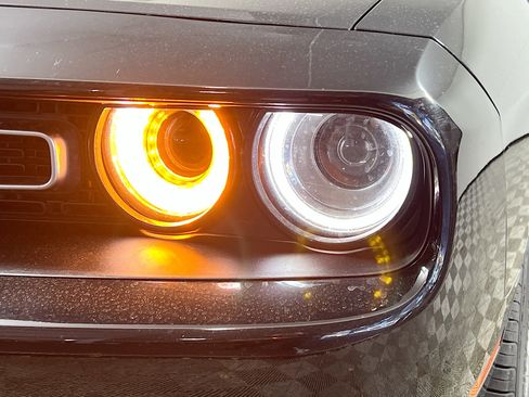 Used 2023 Dodge Challenger SXT image 12