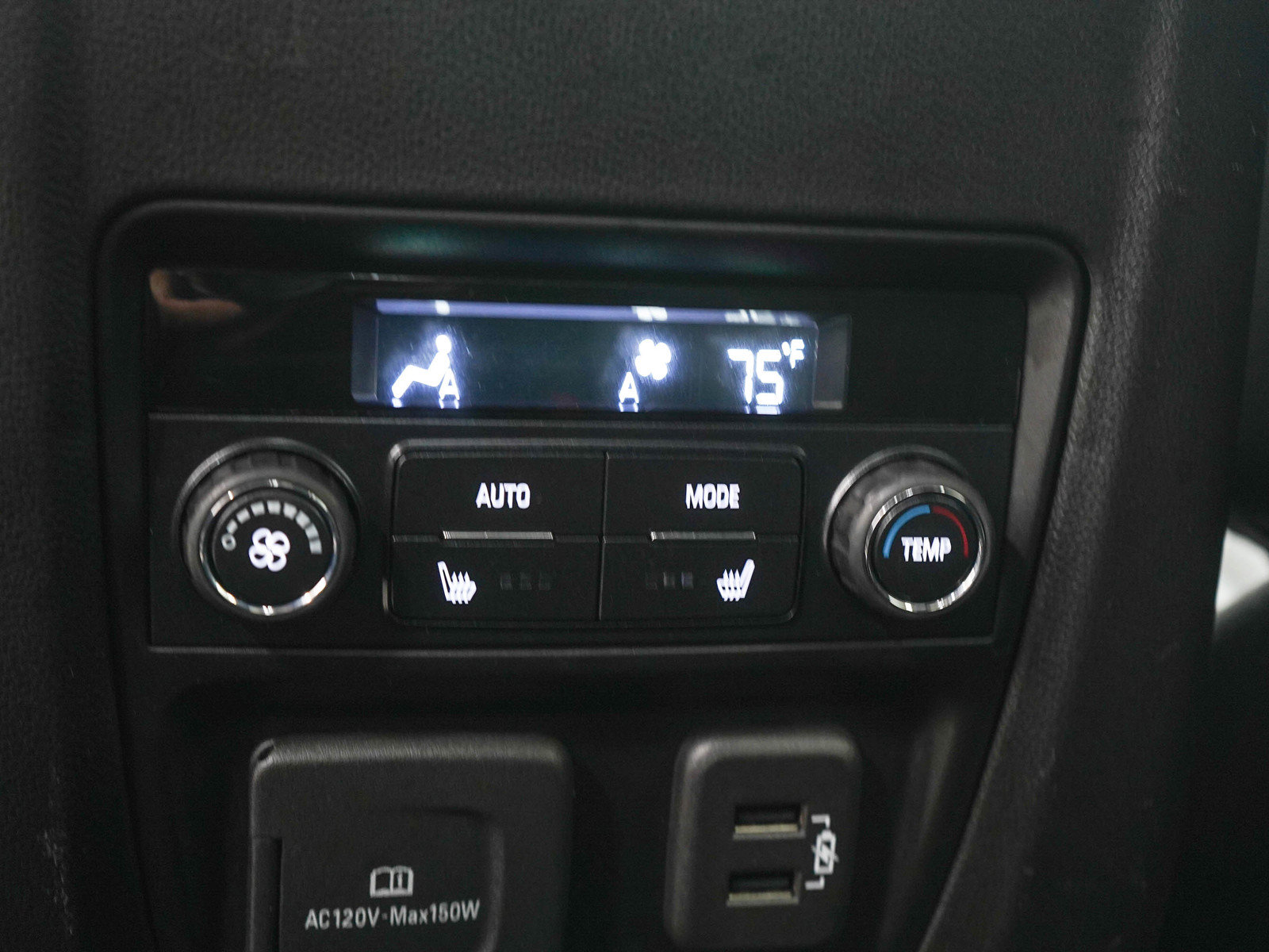 Used 2022 Buick Enclave Avenir w/ Avenir Technology Package AWD/4WD image 17