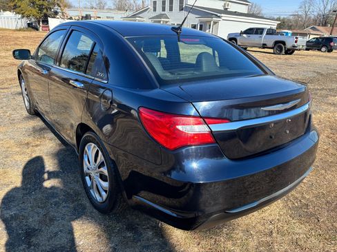 Used 2011 Chrysler 200 Limited image 7