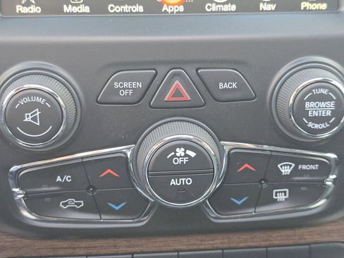 Used 2016 RAM 1500 Laramie image 33