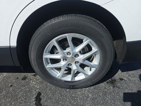 Used 2024 Chevrolet Equinox LT w/ LPO, Floor Liner Package FWD image 32